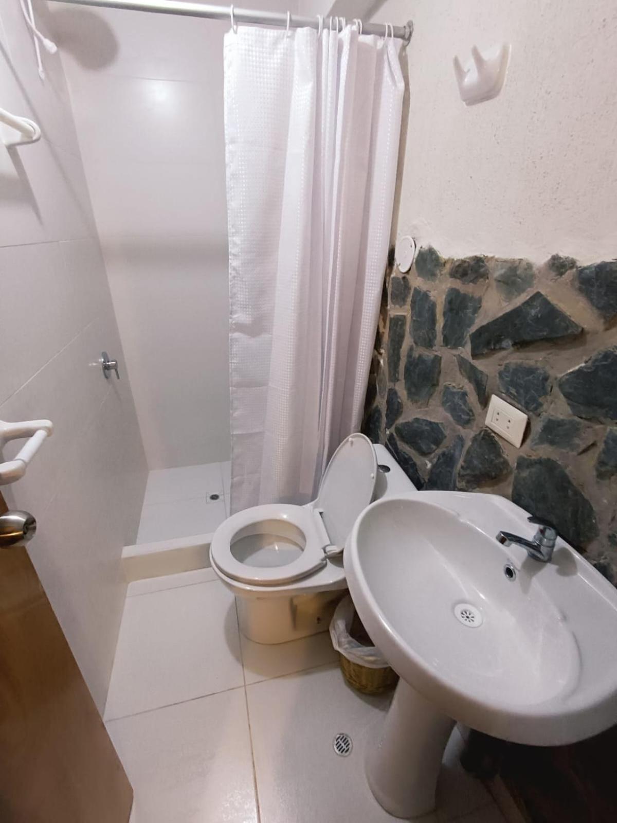 Intikilla Hostal Олантаятамбо Екстериор снимка